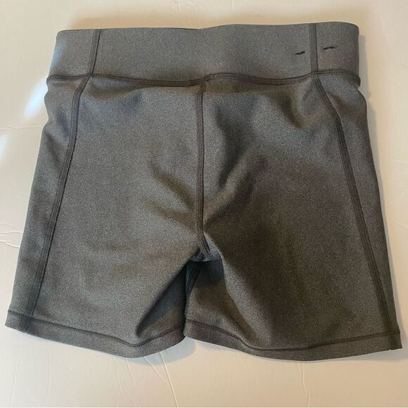 Under Armour Mid Rise muddy gray volleyball dance bike shorts 5” small - Picture 3 of 11